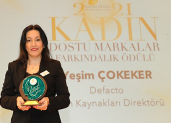 DeFacto İki Projesiyle Kadın Dostu Markalar Ödülü’nü aldı